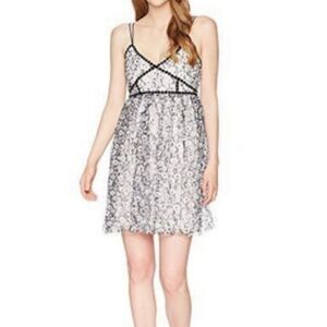 Romeo + Juliet Couture NWT Black & White Floral Lace‎ Mini Dress Size M